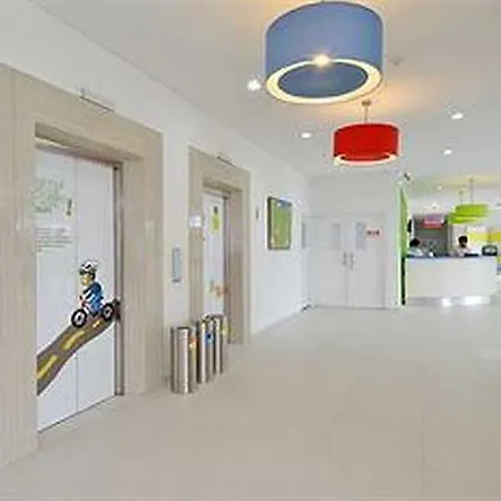 TreePark Hotel Jakarta Airport-3